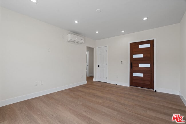 Building Photo - 420 S Sepulveda Blvd
