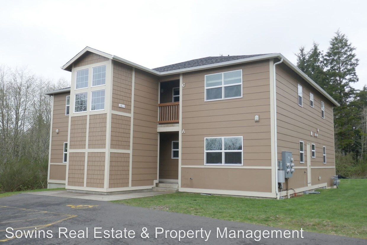 Primary Photo - 1611 SE Willow Dr