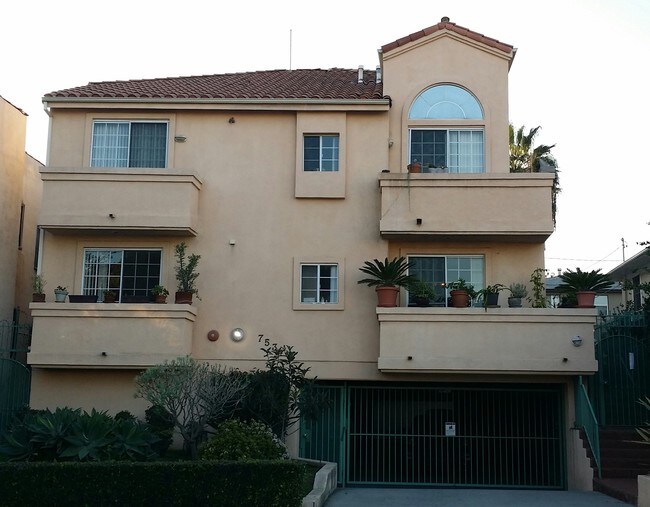 Building Photo - 753 Wilcox Ave