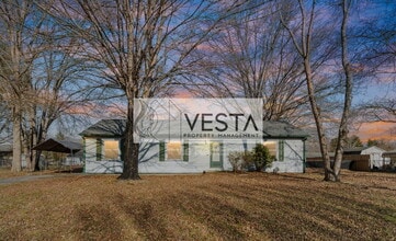 Building Photo - 35 E Silverleaf Dr