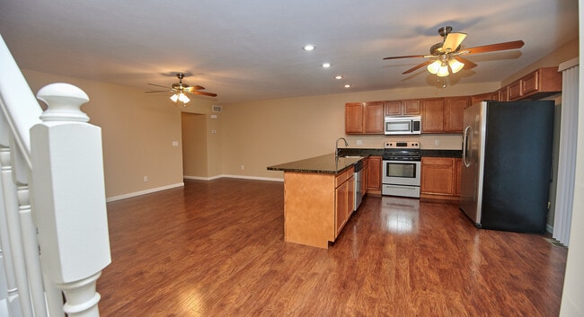 Kitchen - Graycliff Townhomes