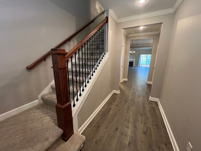 Foto del edificio - Spacious 3-Bedroom Townhome in The Retreat...