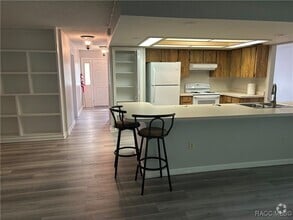 Building Photo - 13 Boxelder Ct