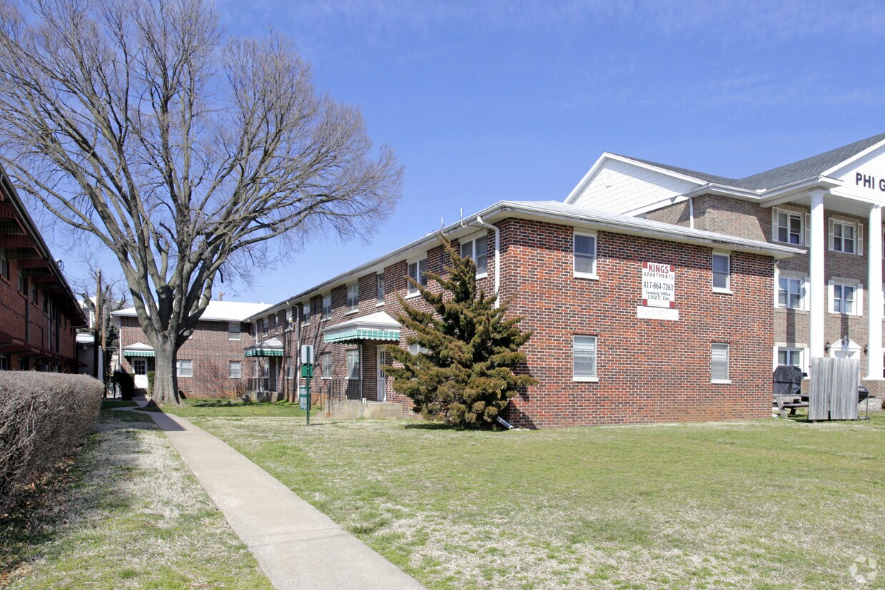 Primary Photo - King's Apartments