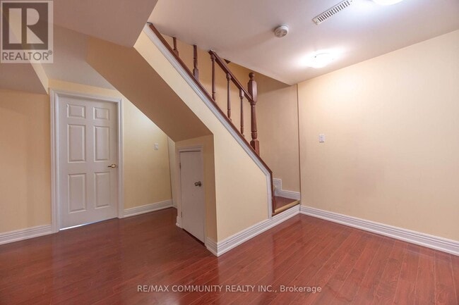 Building Photo - 3 Grosbeak Crescent