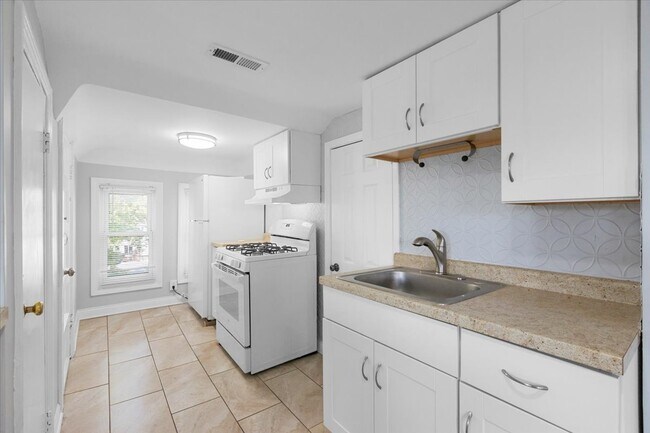 Foto del edificio - 3832 N Pulaski Rd