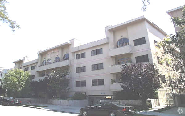 Building Photo - Royal Crest Apartments