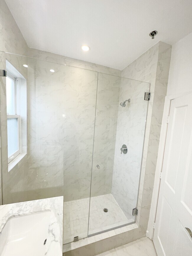 Foto del edificio - 230 S. Hamilton