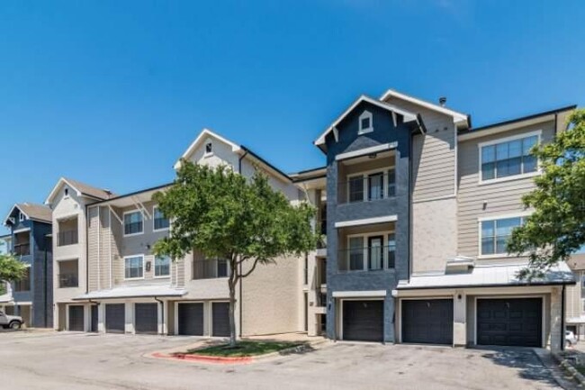 Building Photo - 1 bedroom in Austin TX 78748