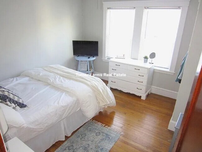 Foto del edificio - 19 Frederick Ave