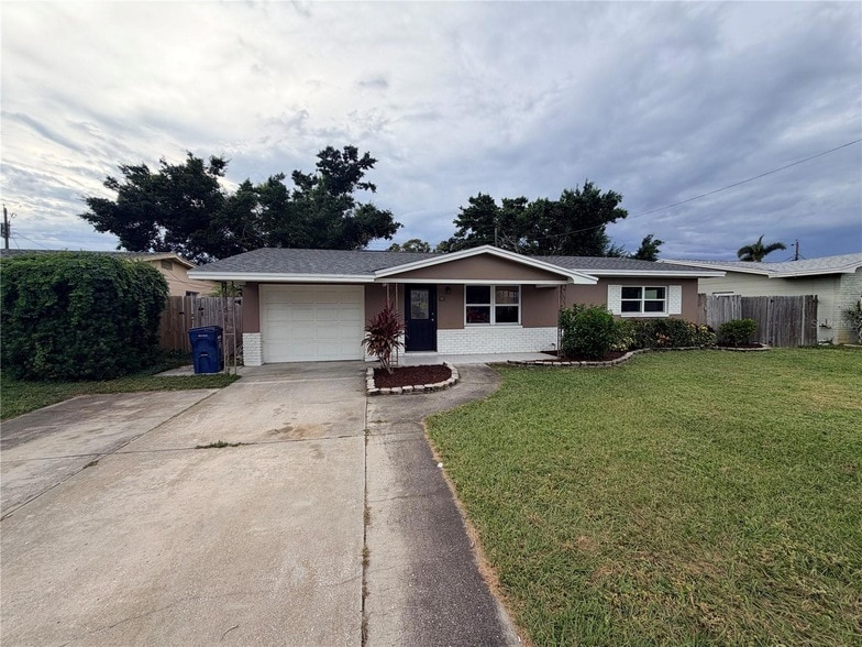 Foto principal - 8514 108th St N
