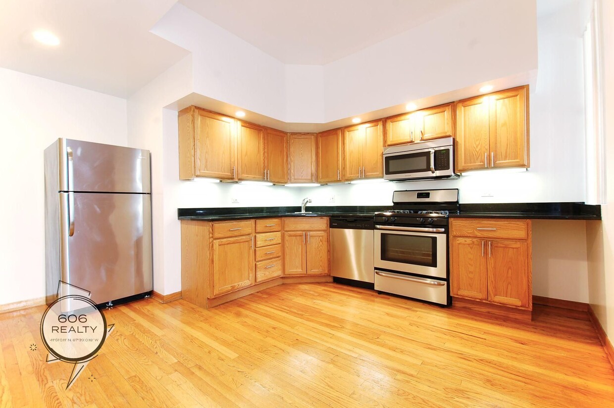 Primary Photo - Beautiful Logan Square Apartments!