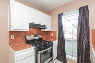 Building Photo - 5411 Regal Ridge Ln