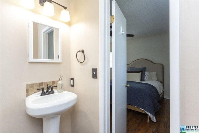 Foto del edificio - 707 Truss Ferry Rd