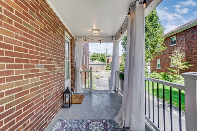 Building Photo - 227 Corona Ave