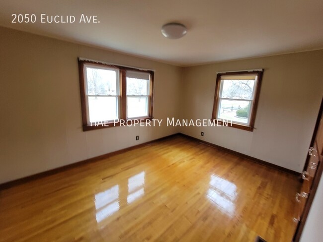 Building Photo - 2050 Euclid Ave.