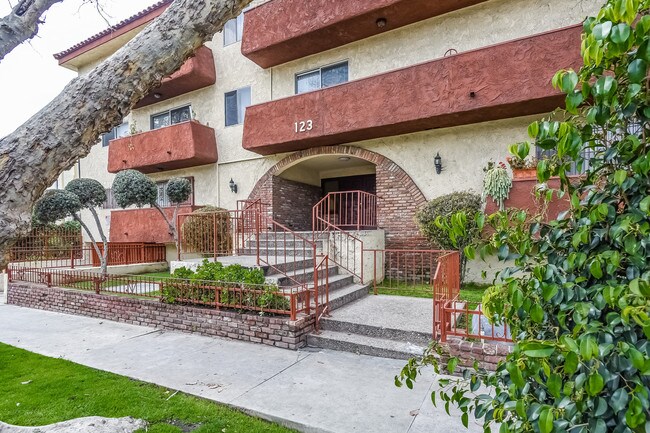 Building Photo - 123 S Catalina St