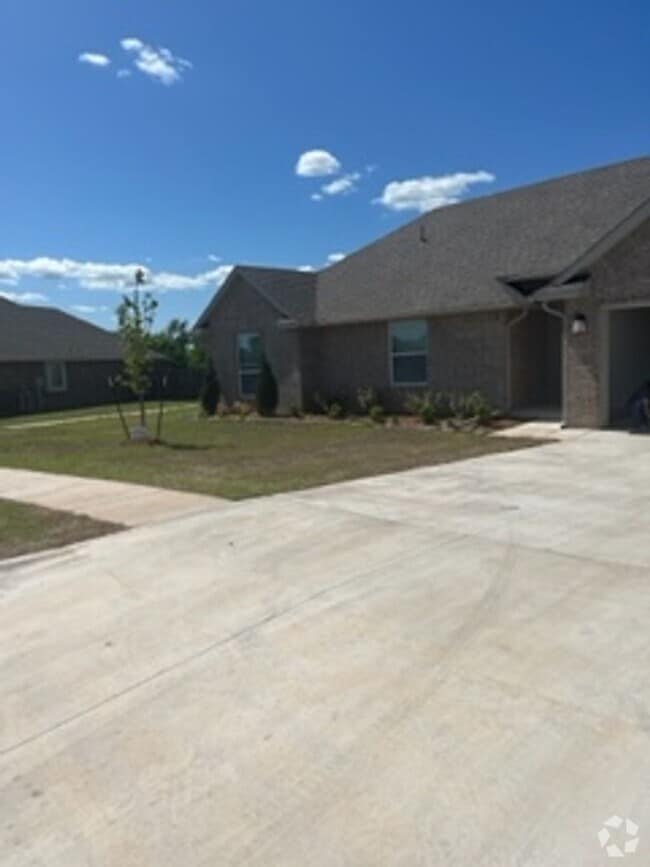 Building Photo - 16233 Capulet Dr