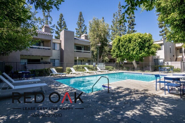Foto del edificio - ~2 Months FREE~ Fully Furnished Suite In A...