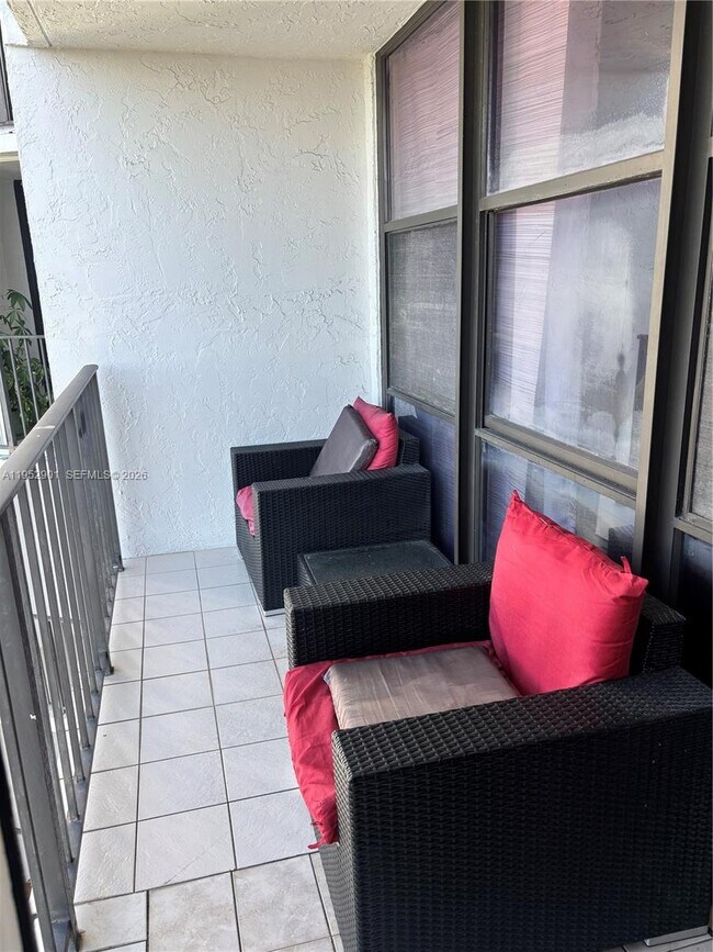 Foto del edificio - 800 Parkview Dr