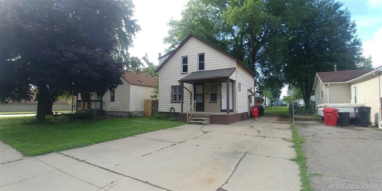 19152 Minnesota St, Roseville, MI 48066 House Rental in Roseville, MI
