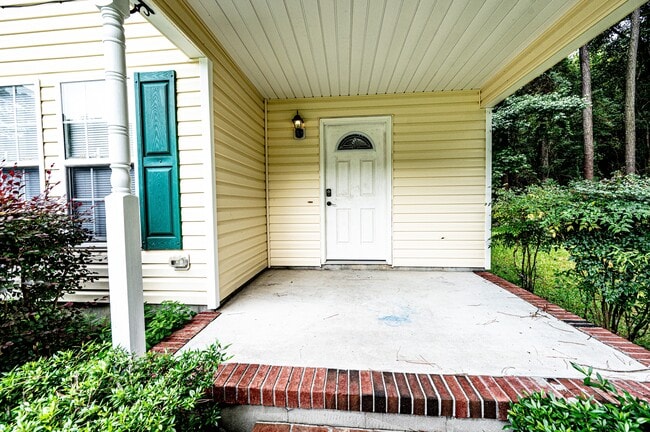 Foto del edificio - 614 Walnut Dr