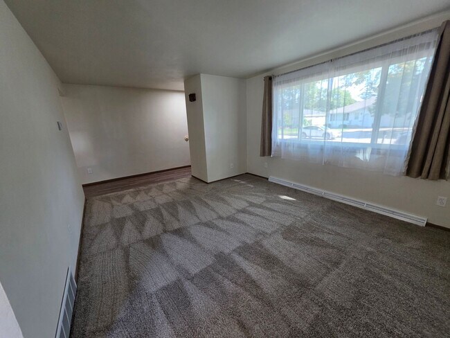 Foto del edificio - 1263-1265 Meadow Ln