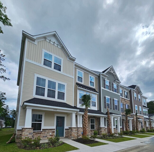 Foto del edificio - 3 bedroom 3.5 Bath - Long Term Rental in Myrtle Beach, SC