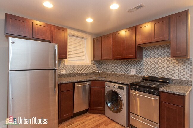 Foto del edificio - 556 W Arlington Pl