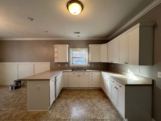 Building Photo - Home for rent in Hoover! COMING SOON!