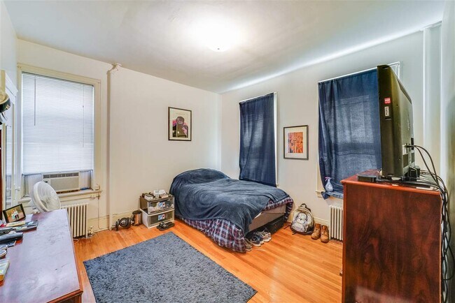 Foto del edificio - 103 12th St