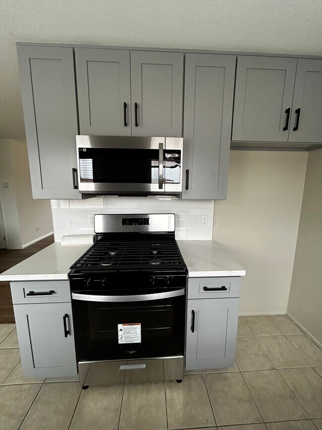 Foto del edificio - 220 Marguerita Ave