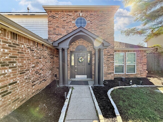 Foto del edificio - 1713 River Birch Dr