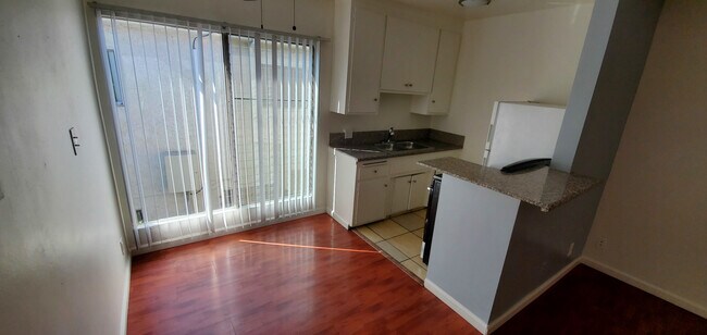 Foto del edificio - 12767 Caswell Ave
