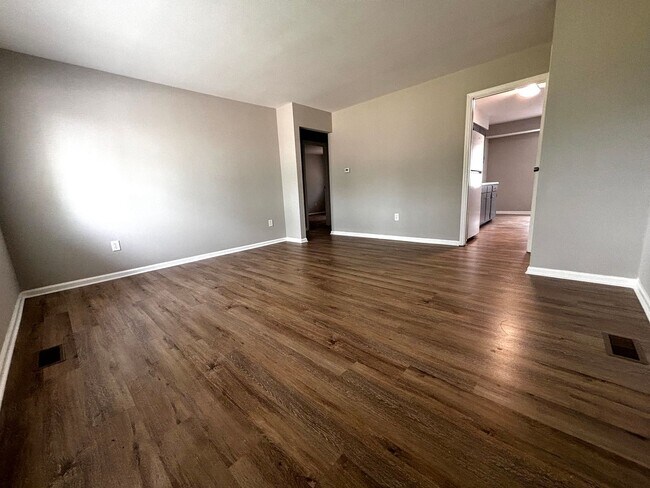 Foto del edificio - 3137-3139 Silver Rock Ave