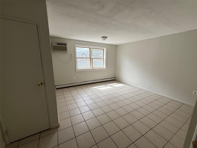 Building Photo - 306 High Ave