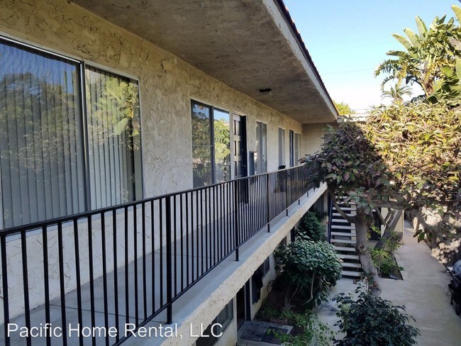 Building Photo - 4876 Del Mar Ave