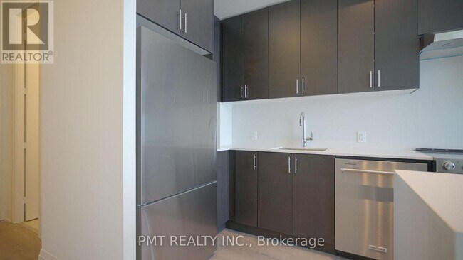 Building Photo - 8960 Jane St