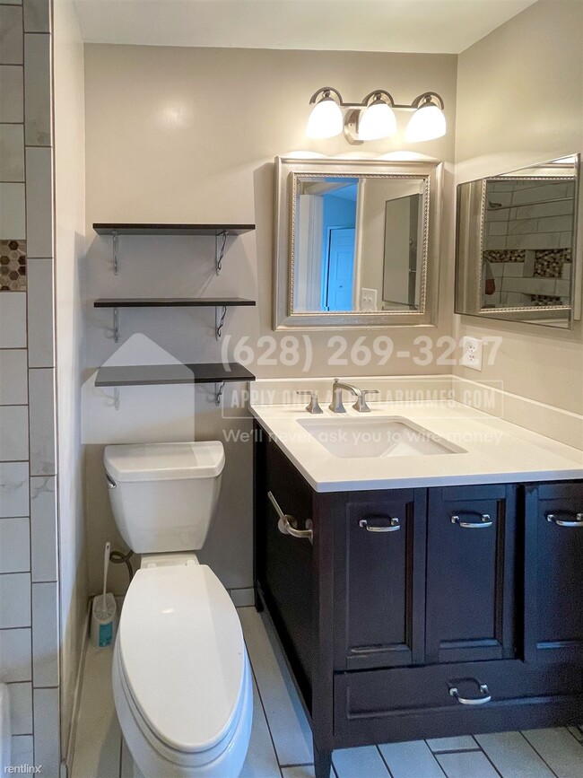 Building Photo - 3 br, 2 bath Townhome - 15930 Edgeview Ter...