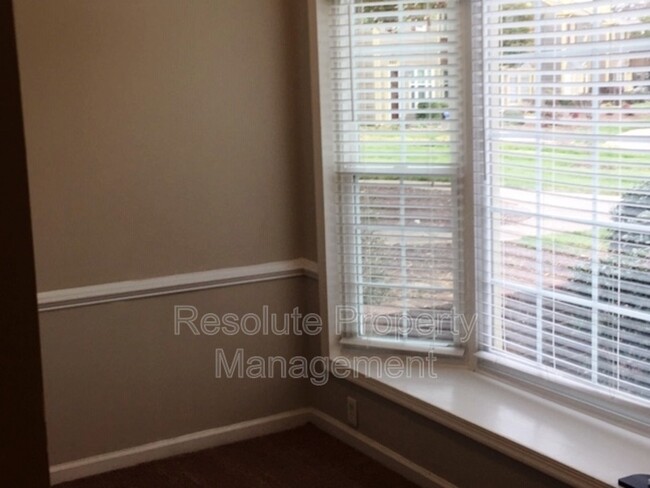 Building Photo - 2961 Faversham Pl