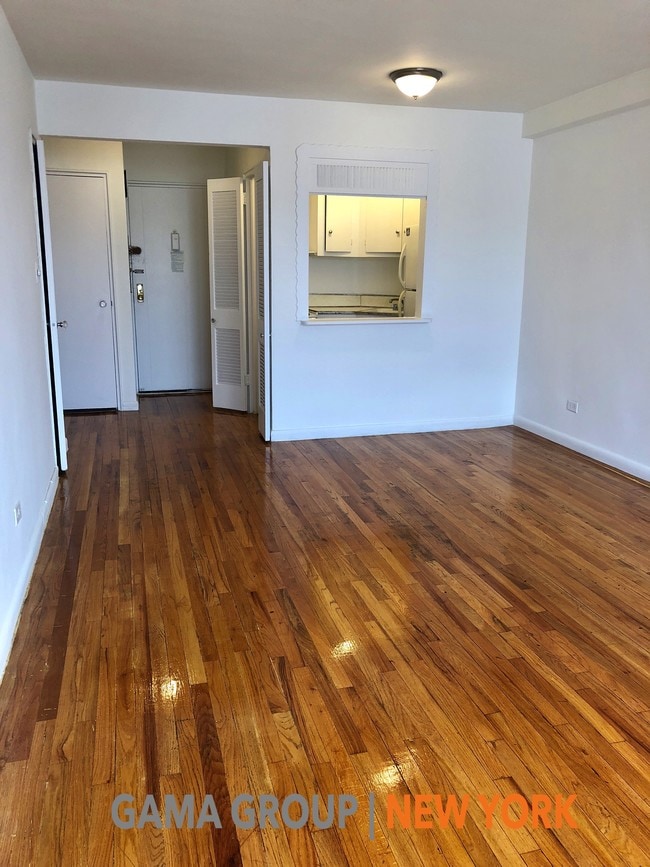 Building Photo - 15 MacKay Pl