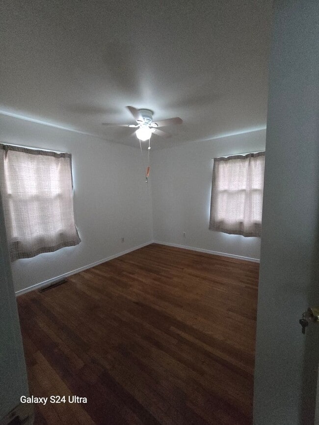Building Photo - Spacious three bedroom available now!