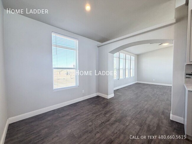 Foto del edificio - 32567 W Santa Cruz Ave