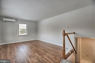 Building Photo - 164 N Fairville Ave