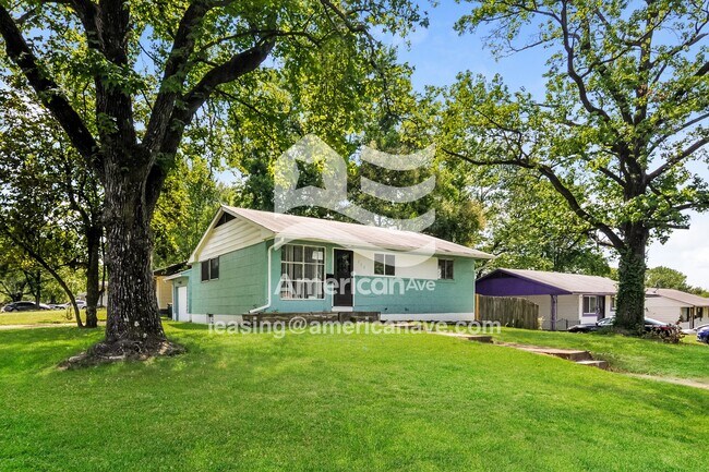 Building Photo - 200 Dundee Cir