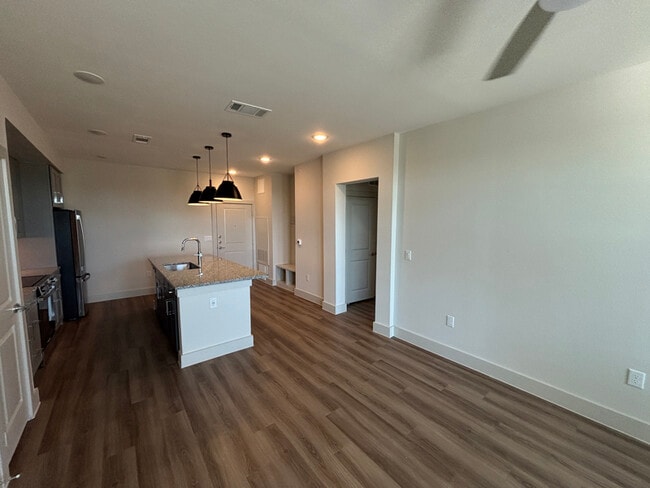 Foto del edificio - 216 Flint Rdg Rd