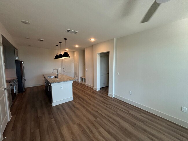 Building Photo - 216 Flint Rdg Rd