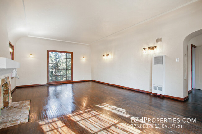 Building Photo - 1462 1/2 S Holt Ave-1462