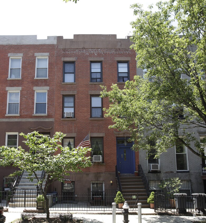 Foto del edificio - 82 Carroll St