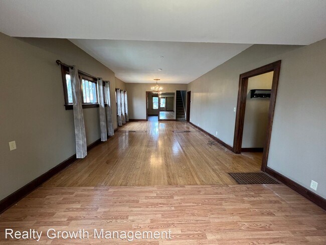 Building Photo - 3 br, 2 bath House - 124 11th Ave NW